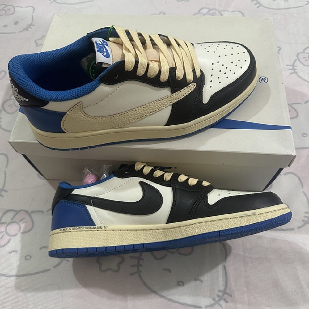 Nike Multicolor Low-Top Sneakers